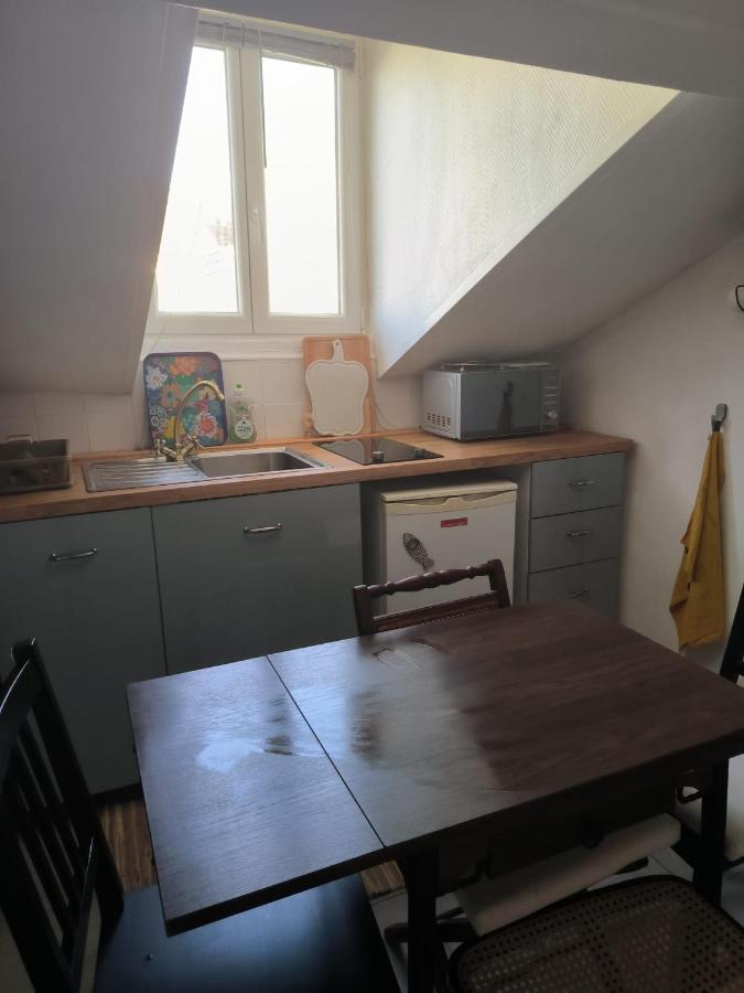 Charmant 2 Pieces Clichy Levallois Exterior photo
